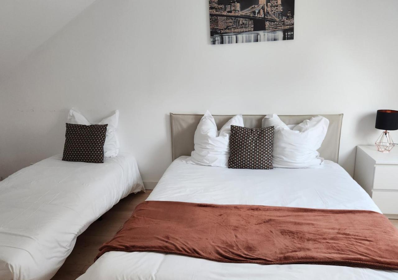 "Colbert Triplex" 3 Chambres - Balcon - Patio - Cathedrale Tours Esterno foto